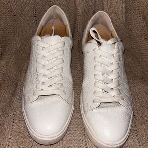 Frye Ivy Low Lace White Pebbled Leather Sneakers Size 10M EUC